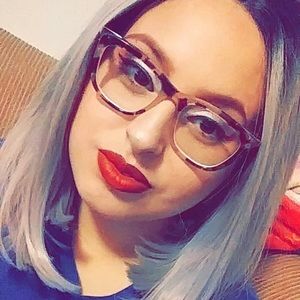 Meet your Posher, Roxanne